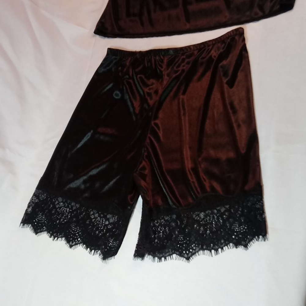 Lovely's Collection - Picture 2 of 6